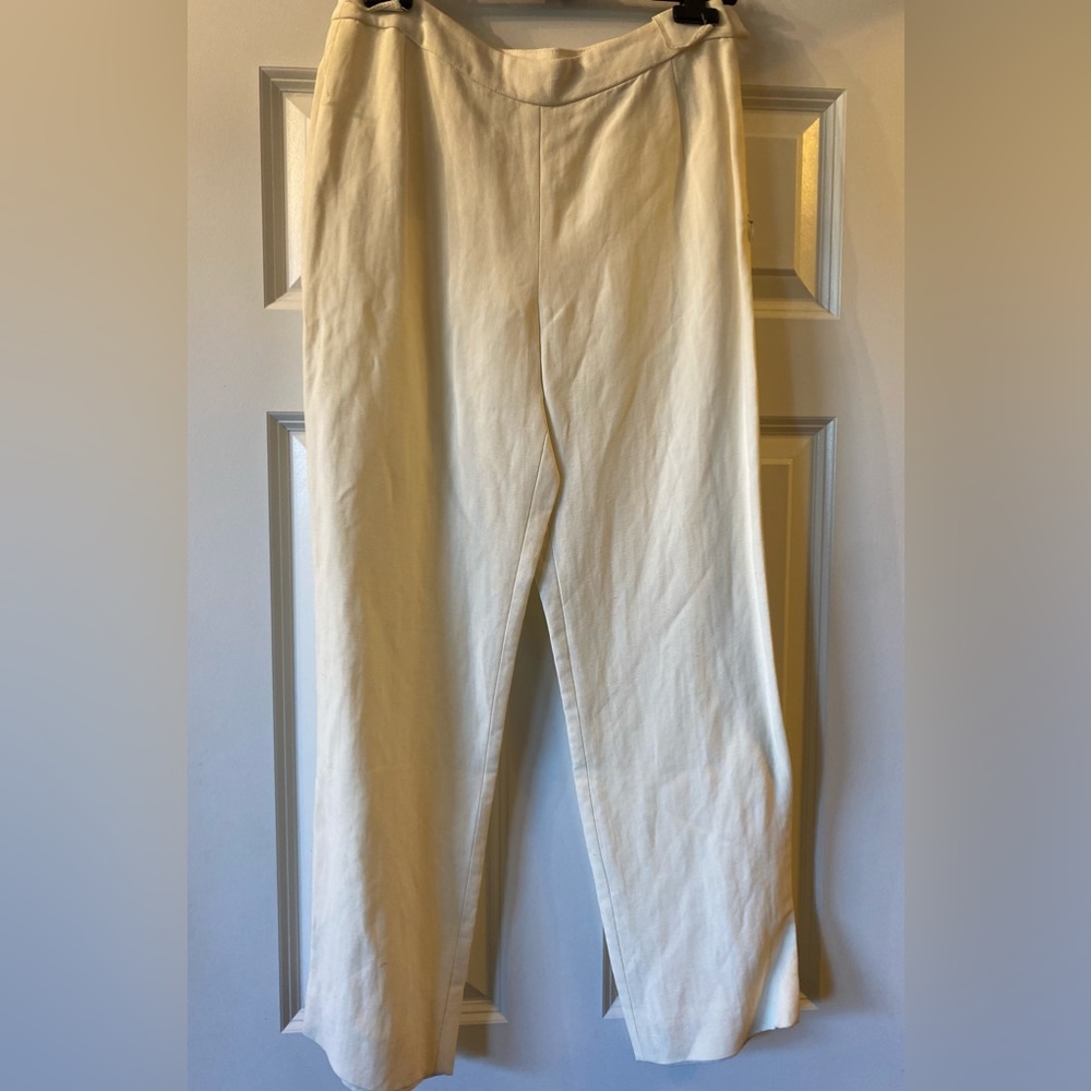 Donna Karan off white pants. New no tag. 27.5” inseam. US size 4
